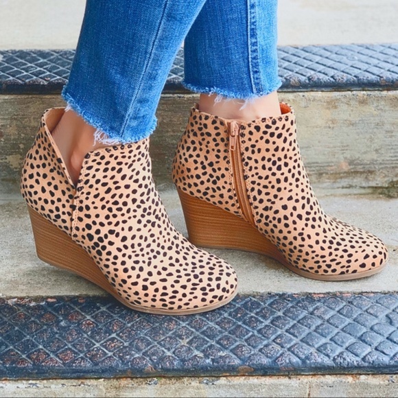 LAST PAIR! Cheetah Print Wedge Booties - Picture 3 of 7